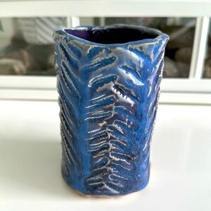 Art pottery vessel